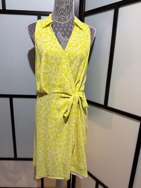 Vince Camuto Lemon Yellow & White Sleeveless Wrap Midi Dress